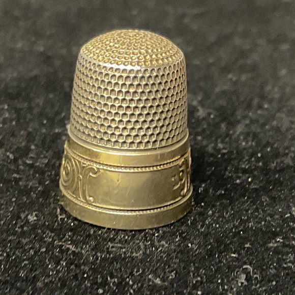 Vintage Ornate Silver Thimble - Picture 2 of 8